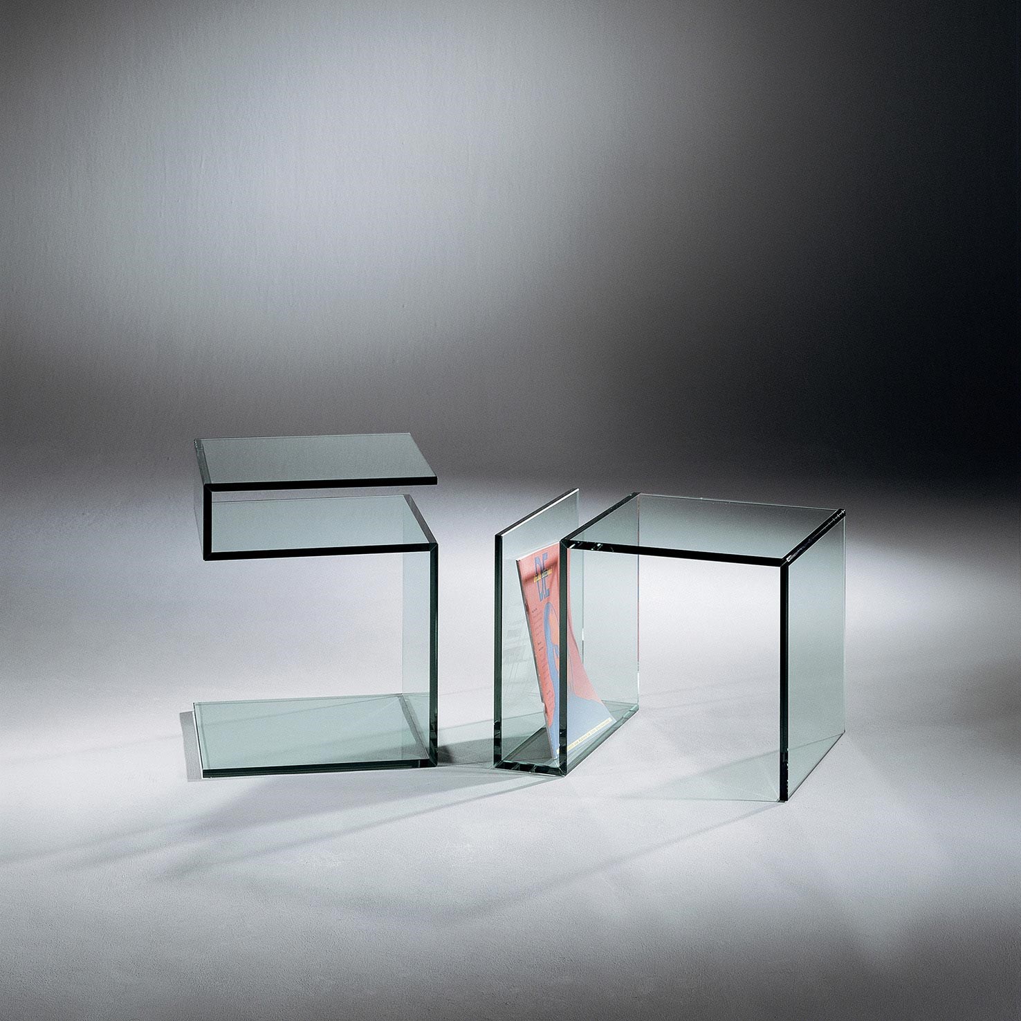 Glass side table JANUS III by DREIECK DESIGN: 2 x FLOATGLASS