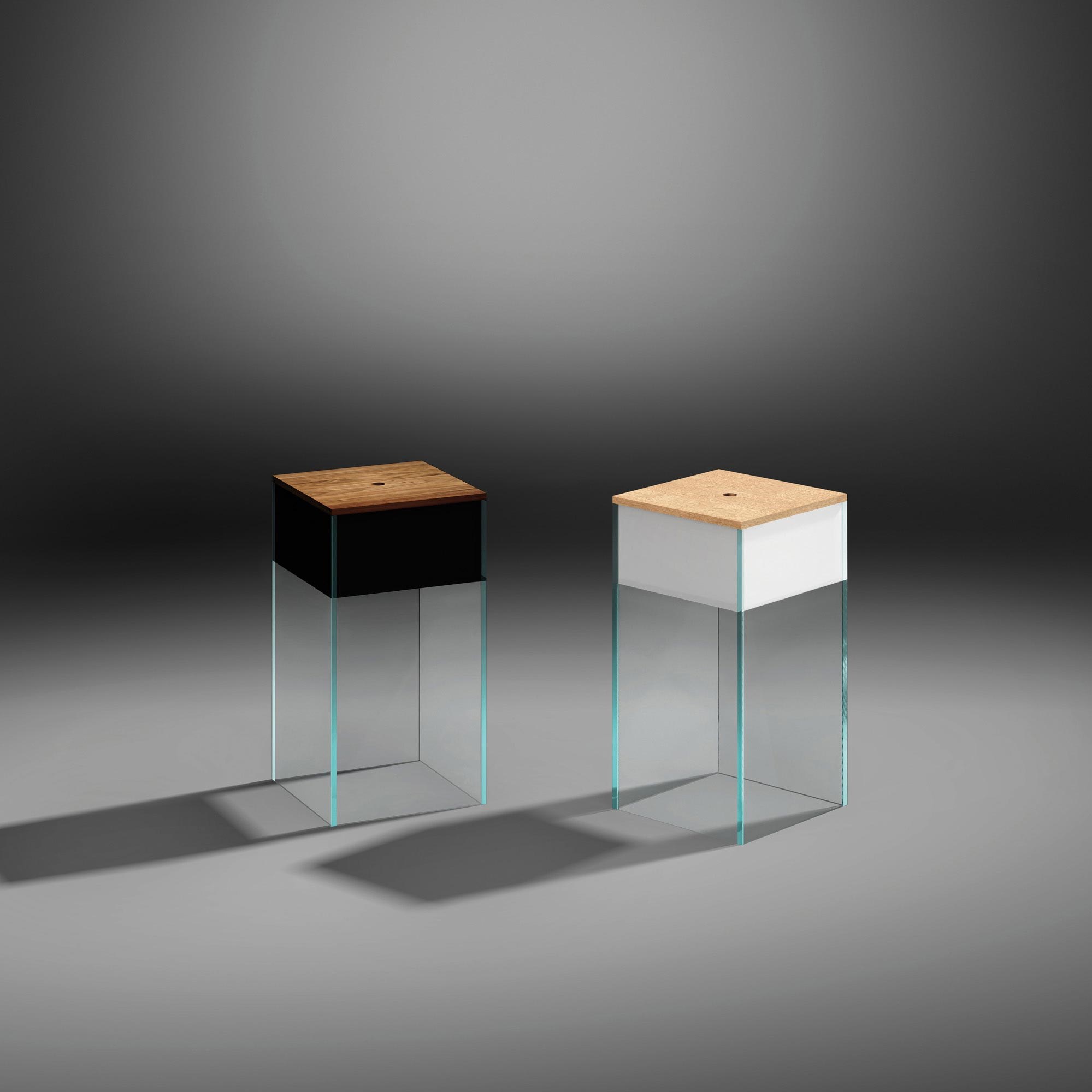 Glass side table with shelf CASKET by DREIECK DESIGN- Optiwhite glass - color jetblack with walnut and pure white with oak