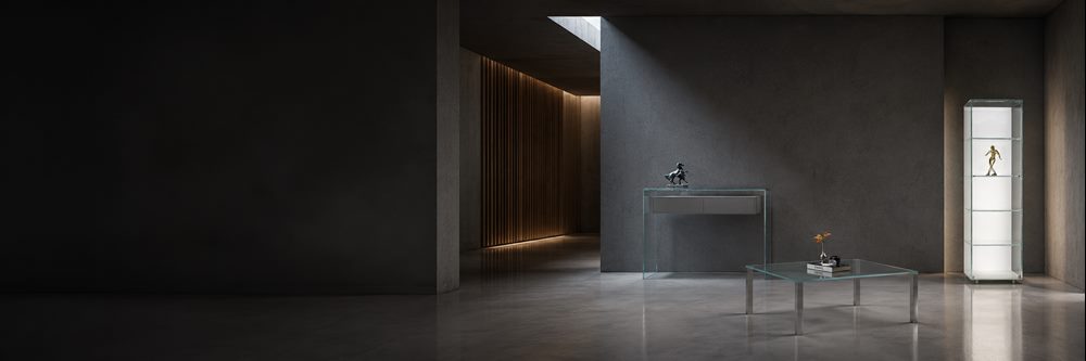 Wohnraum mit FLY Glaskonsole, QUADRO Couchtisch und beleuchteter SOLUS LED LINE Glasvitrine von DREIECK DESIGN
