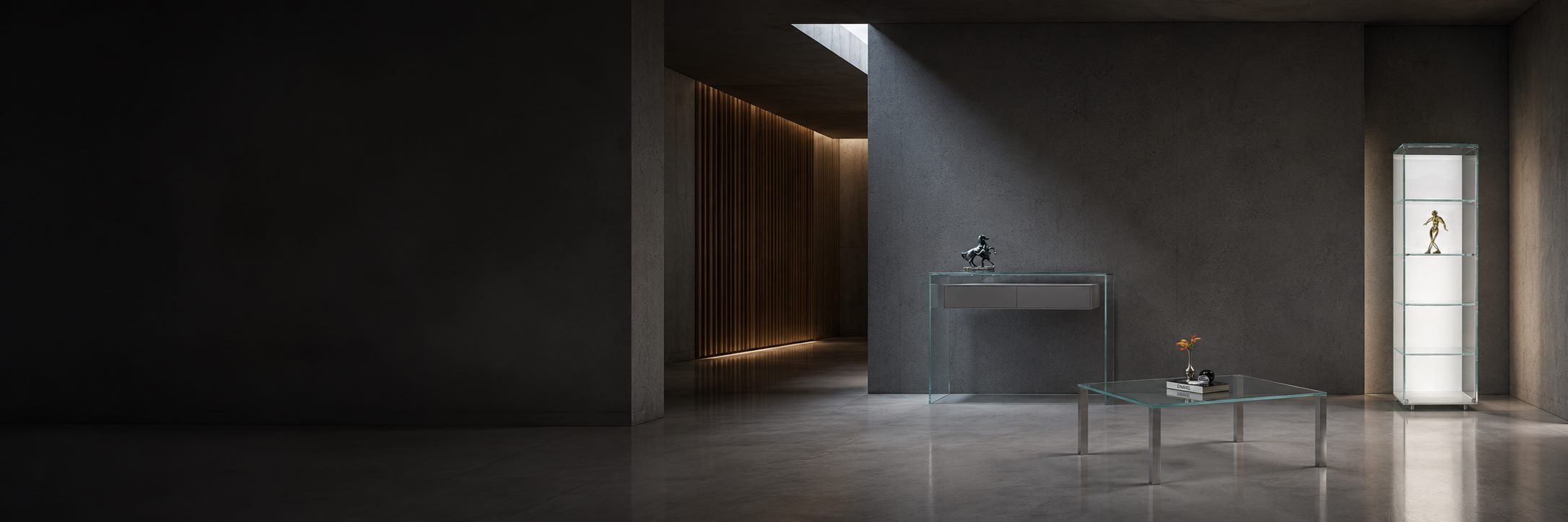 DREIECK DESIGN Glasmöbel im Wohnraum mit FLY Glaskonsole, QUADRO Couchtisch und beleuchteter SOLUS LED LINE Glasvitrine