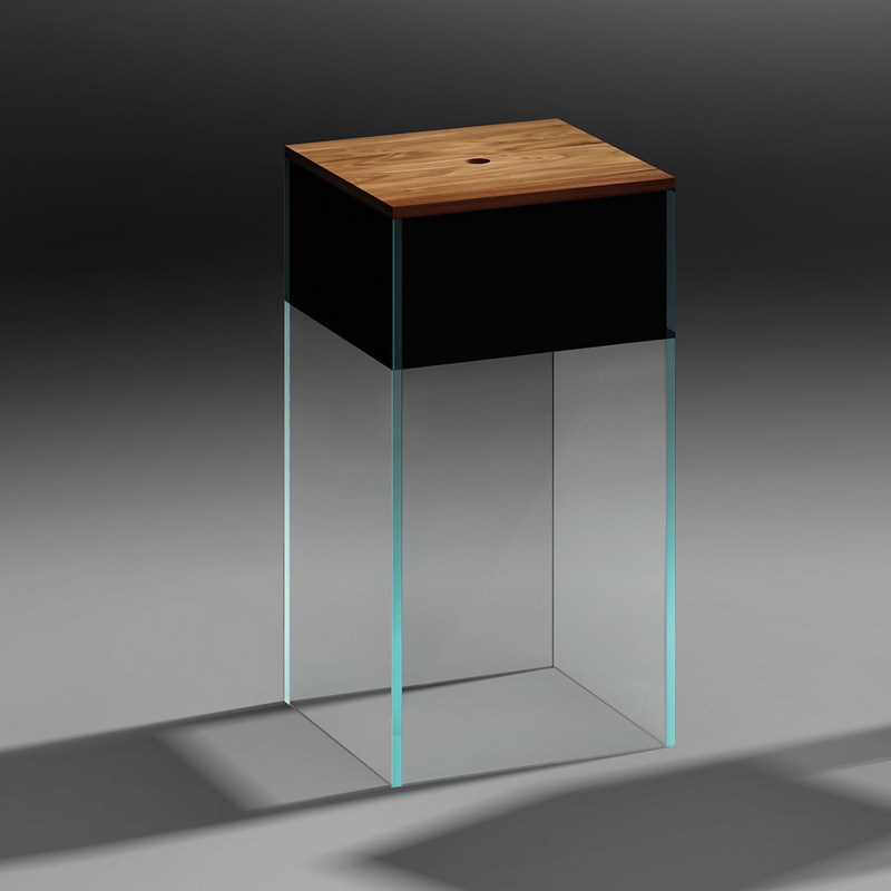 Glasbeistelltisch mit Fach CASKET von DREIECK DESIGN: Optiwhite Glas - color tiefschwarz mit Nussbaum