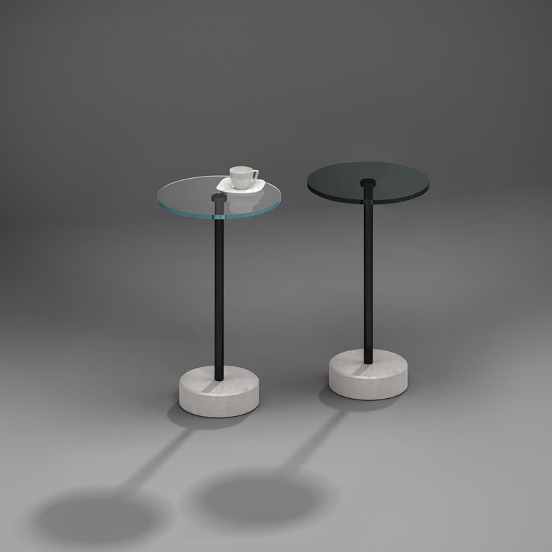 Glass side table ROTON with concrete foot by DREIECK DESIGN - Optiwhite clear + parsol grey - Foot black powder coated