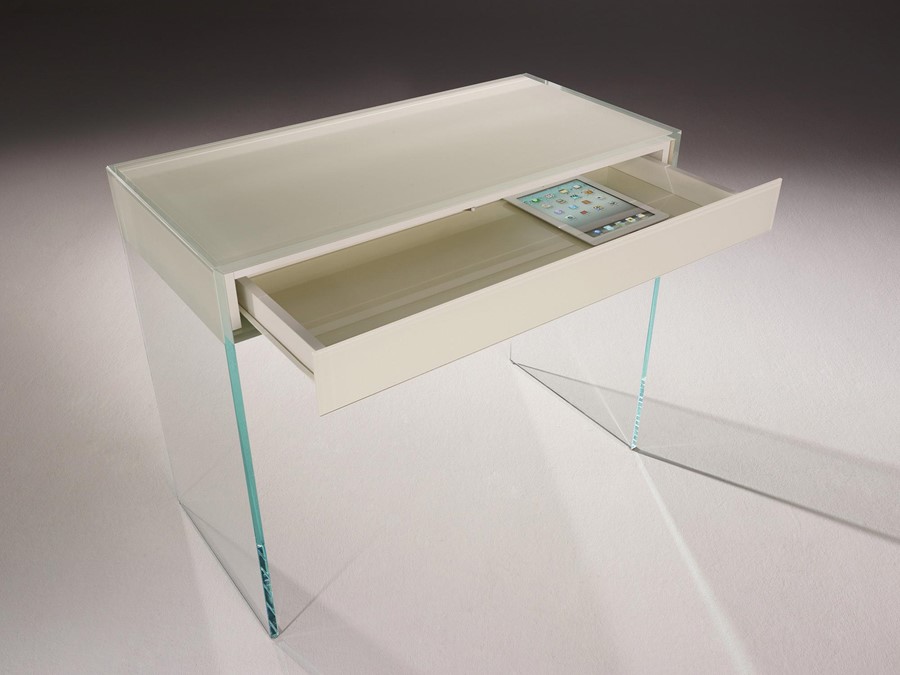 Kompakter Glasschreibtisch JANUS TS mit Schublade für kleine Arbeitsnischen im Schlafzimmer