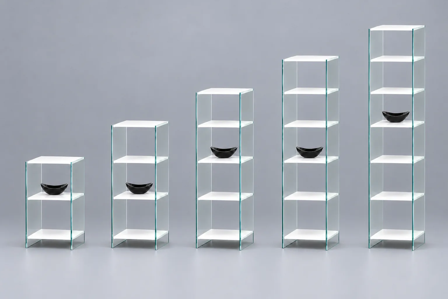 TOURELLE OFFICE · Optiwhite · White Samtcolor shelves · Five heights at the same scale · Material illustration