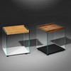 Glasbeistelltisch mit Holztablett TRAY von DREIECK DESIGN: 50 OPTWHITE partiell reinweiss - Tablett EICHE + 50 OPTIWHITE partiell tiefschwarz - Tablett NUßBAUM