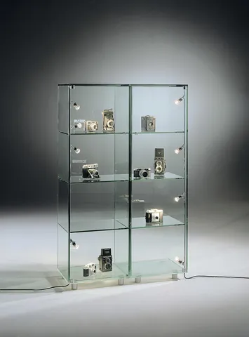 SOLUS – glass display cabinet with optional lighting